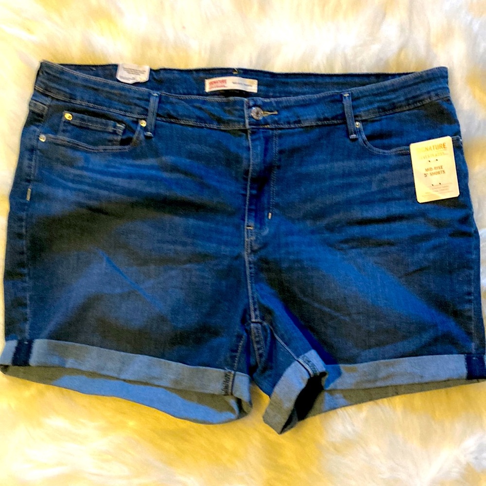 Signature Levi Strauss NWT SZ 20denim shorts